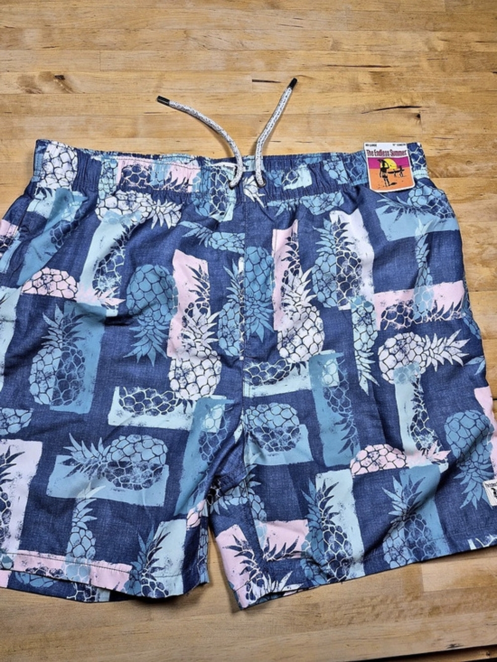 The Endless Summer swim trunks Men's Floral Blue & Pink XXL NWT